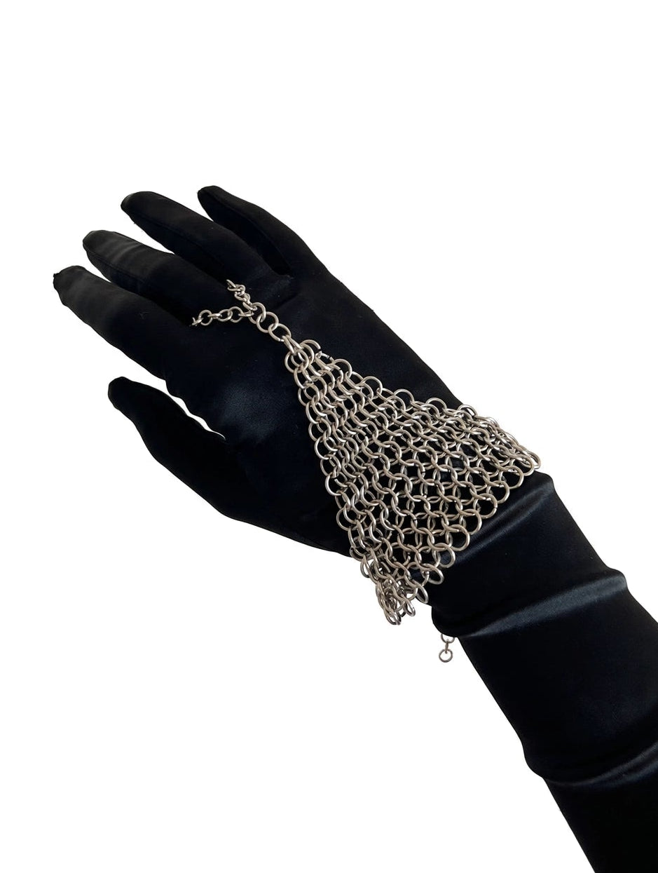 TRIANGLE GLOVE