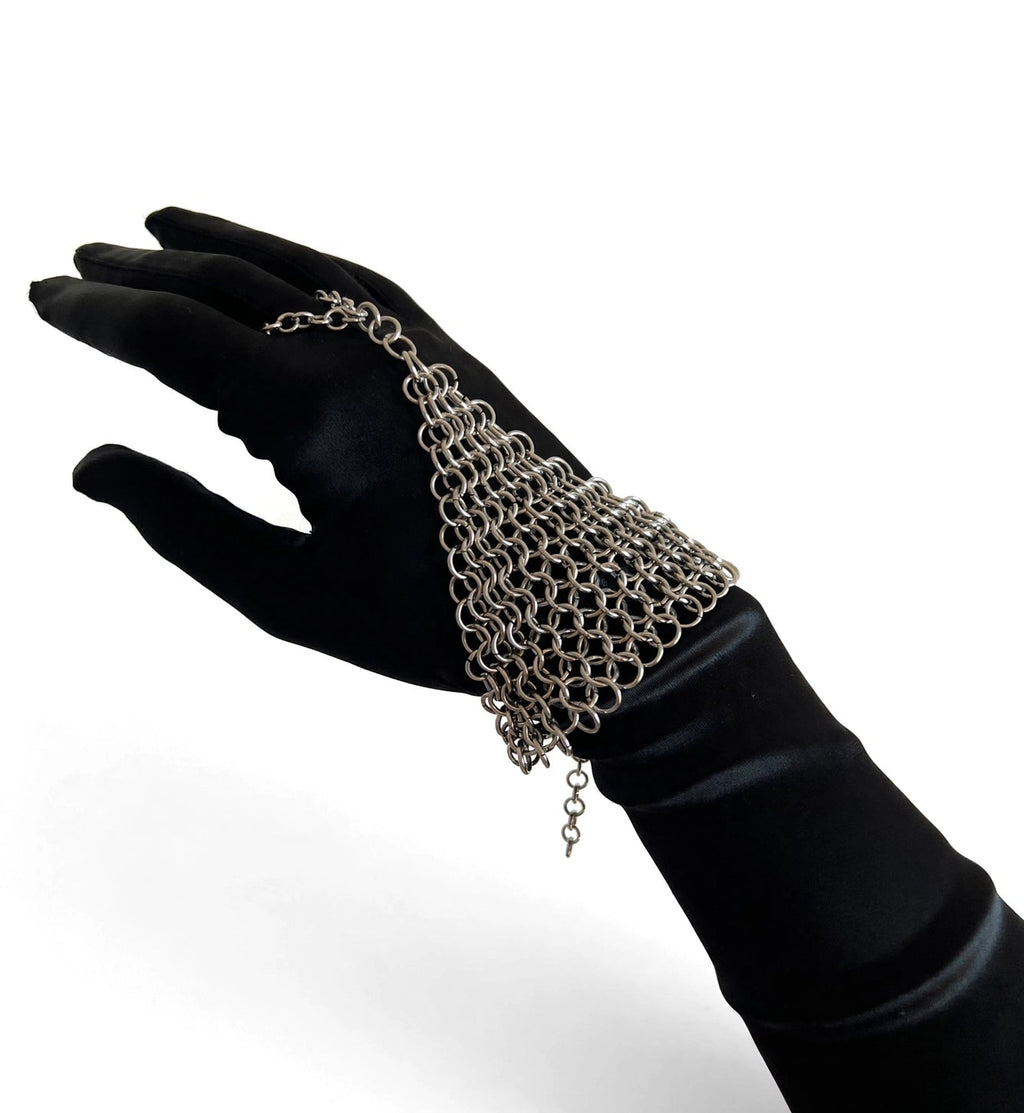 TRIANGLE GLOVE